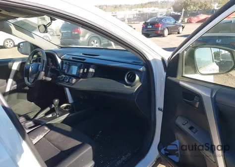 2016 Toyota Rav4 Le z USA, uszkodzony, nr VIN JTMBFREV0GJ073129